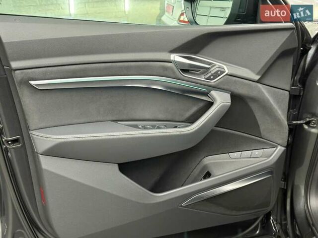Сірий Ауді E-Tron, об'ємом двигуна 0 л та пробігом 86 тис. км за 37423 $, фото 15 на Automoto.ua