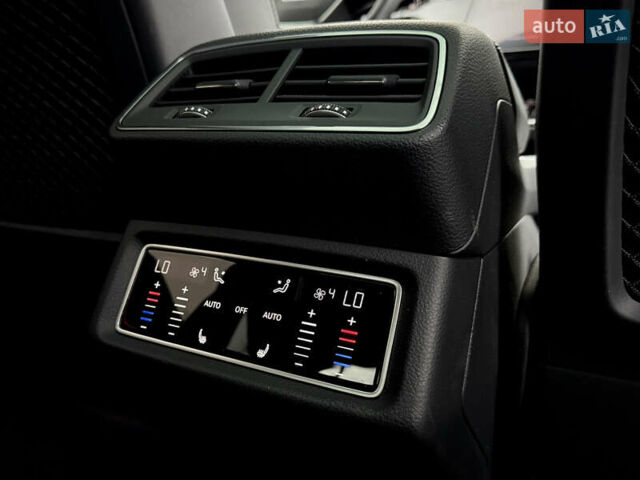 Серый Ауди E-Tron, объемом двигателя 0 л и пробегом 36 тыс. км за 45445 $, фото 78 на Automoto.ua