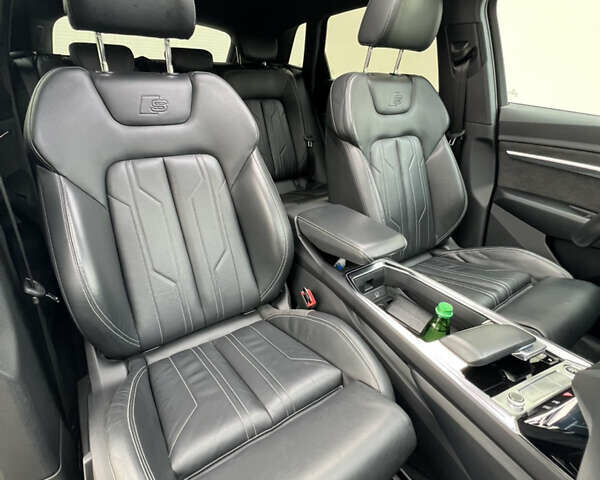 Ауді E-Tron 2021 у Луцьку на Automoto.ua Сірий Ауді E-Tron, об'ємом двигуна 0 л та пробігом 125 тис. км за 34999 $, фото 80 на Automoto.ua