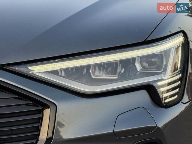 Серый Ауди E-Tron, объемом двигателя 0 л и пробегом 56 тыс. км за 46999 $, фото 13 на Automoto.ua