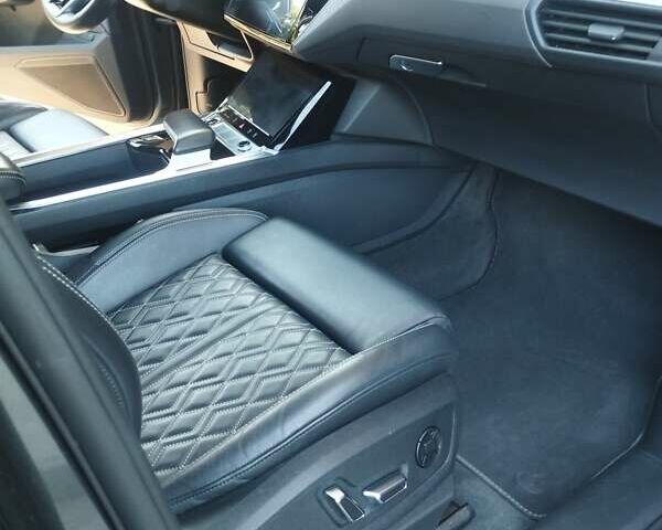 Сірий Ауді E-Tron, об'ємом двигуна 0 л та пробігом 98 тис. км за 39000 $, фото 13 на Automoto.ua