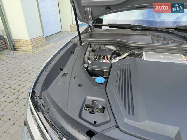 Серый Ауди E-Tron, объемом двигателя 0 л и пробегом 130 тыс. км за 37000 $, фото 129 на Automoto.ua