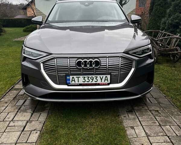 Серый Ауди E-Tron, объемом двигателя 0 л и пробегом 165 тыс. км за 33000 $, фото 12 на Automoto.ua