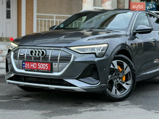 Серый Ауди E-Tron, объемом двигателя 0 л и пробегом 28 тыс. км за 34900 $, фото 4 на Automoto.ua