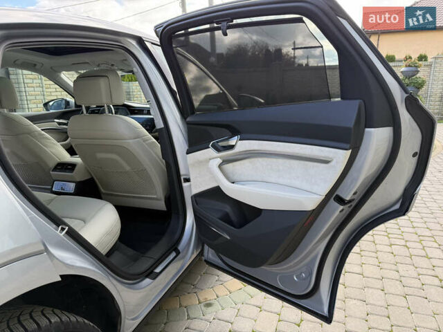 Серый Ауди E-Tron, объемом двигателя 0 л и пробегом 130 тыс. км за 37000 $, фото 97 на Automoto.ua