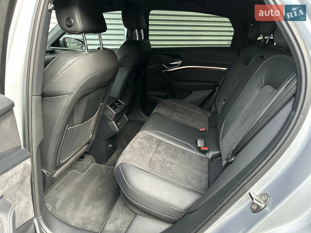 Сірий Ауді E-Tron, об'ємом двигуна 0 л та пробігом 45 тис. км за 33999 $, фото 56 на Automoto.ua