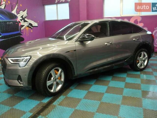 Серый Ауди E-Tron, объемом двигателя 0 л и пробегом 60 тыс. км за 29990 $, фото 19 на Automoto.ua