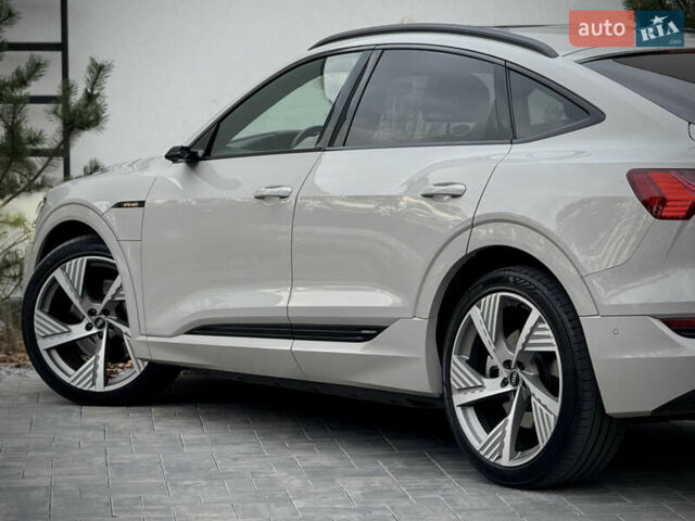 Серый Ауди E-Tron, объемом двигателя 0 л и пробегом 36 тыс. км за 45445 $, фото 22 на Automoto.ua