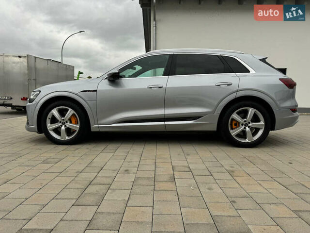 Серый Ауди E-Tron, объемом двигателя 0 л и пробегом 94 тыс. км за 35500 $, фото 2 на Automoto.ua