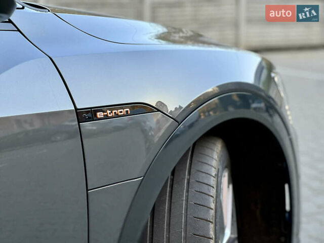 Сірий Ауді E-Tron, об'ємом двигуна 0 л та пробігом 47 тис. км за 45000 $, фото 12 на Automoto.ua