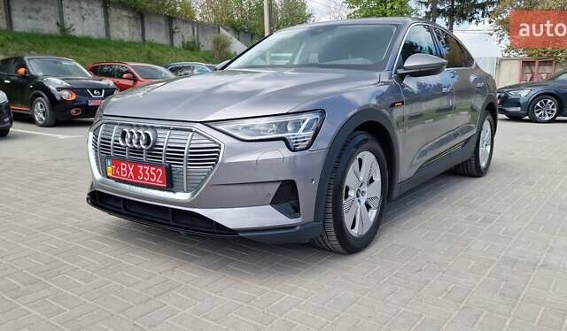 Серый Ауди E-Tron, объемом двигателя 0 л и пробегом 140 тыс. км за 25811 $, фото 2 на Automoto.ua