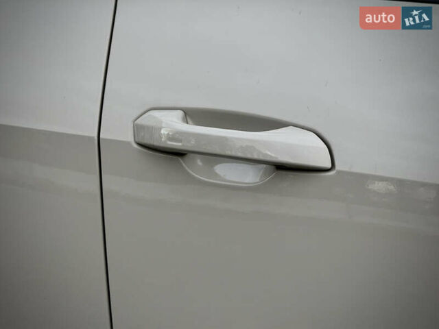 Серый Ауди E-Tron, объемом двигателя 0 л и пробегом 36 тыс. км за 45445 $, фото 18 на Automoto.ua