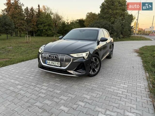 Серый Ауди E-Tron, объемом двигателя 0 л и пробегом 44 тыс. км за 33900 $, фото 46 на Automoto.ua