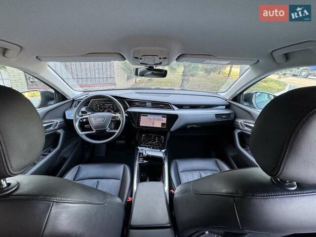 Серый Ауди E-Tron, объемом двигателя 0 л и пробегом 168 тыс. км за 25900 $, фото 9 на Automoto.ua