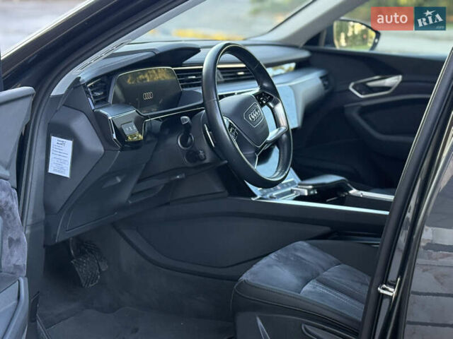 Серый Ауди E-Tron, объемом двигателя 0 л и пробегом 125 тыс. км за 26900 $, фото 22 на Automoto.ua