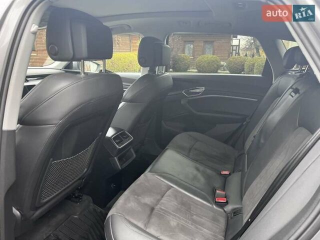 Серый Ауди E-Tron, объемом двигателя 0 л и пробегом 165 тыс. км за 33000 $, фото 29 на Automoto.ua