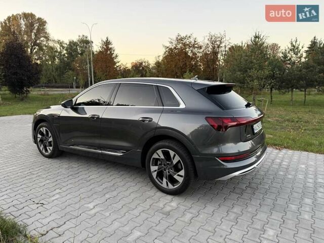 Серый Ауди E-Tron, объемом двигателя 0 л и пробегом 44 тыс. км за 33900 $, фото 14 на Automoto.ua