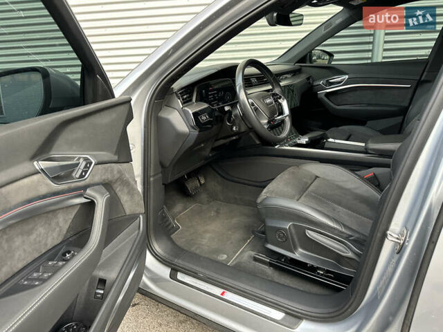 Сірий Ауді E-Tron, об'ємом двигуна 0 л та пробігом 45 тис. км за 33999 $, фото 66 на Automoto.ua