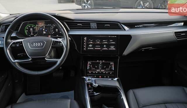 Сірий Ауді E-Tron, об'ємом двигуна 0 л та пробігом 110 тис. км за 29999 $, фото 46 на Automoto.ua