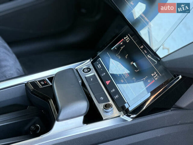 Серый Ауди E-Tron, объемом двигателя 0 л и пробегом 125 тыс. км за 26900 $, фото 38 на Automoto.ua