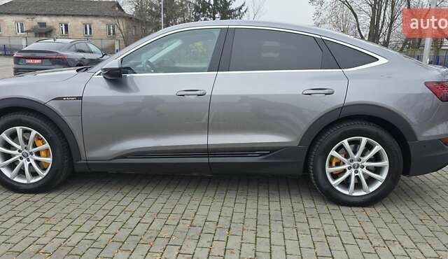 Сірий Ауді E-Tron, об'ємом двигуна 0 л та пробігом 140 тис. км за 28800 $, фото 18 на Automoto.ua