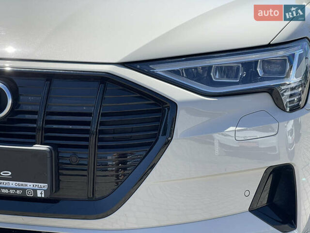 Сірий Ауді E-Tron, об'ємом двигуна 0 л та пробігом 38 тис. км за 39500 $, фото 10 на Automoto.ua