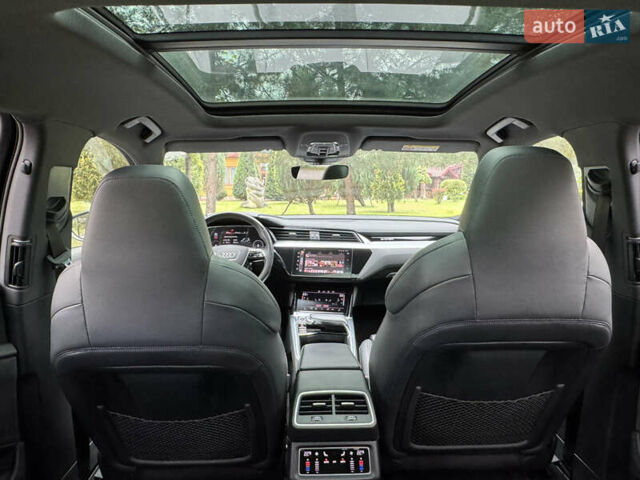 Сірий Ауді E-Tron, об'ємом двигуна 0 л та пробігом 106 тис. км за 38400 $, фото 40 на Automoto.ua