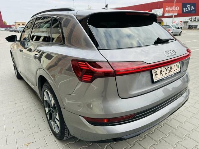 Ауди E-Tron 2021 в Тернополе на Automoto.ua Серый Ауди E-Tron, объемом двигателя 0 л и пробегом 85 тыс. км за 27999 $, фото 14 на Automoto.ua