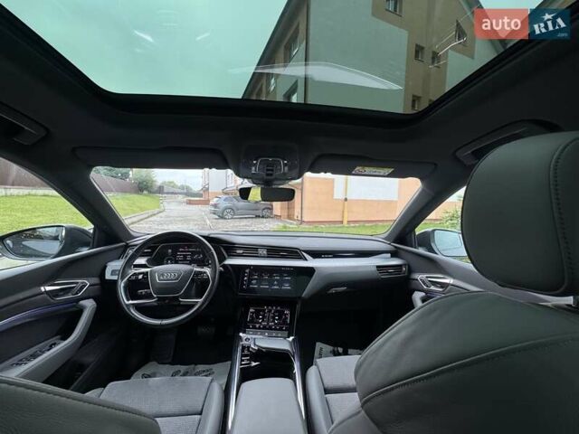 Серый Ауди E-Tron, объемом двигателя 0 л и пробегом 47 тыс. км за 40500 $, фото 4 на Automoto.ua