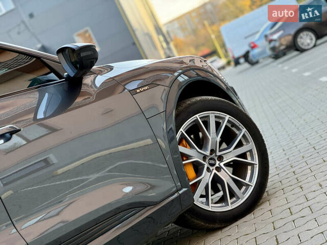 Сірий Ауді E-Tron, об'ємом двигуна 0 л та пробігом 47 тис. км за 45000 $, фото 5 на Automoto.ua