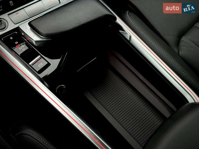 Серый Ауди E-Tron, объемом двигателя 0 л и пробегом 36 тыс. км за 45445 $, фото 134 на Automoto.ua