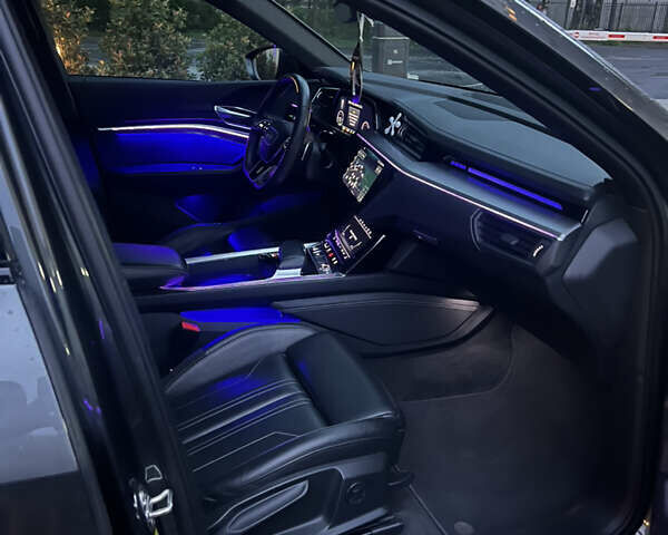 Сірий Ауді E-Tron, об'ємом двигуна 0 л та пробігом 64 тис. км за 33500 $, фото 4 на Automoto.ua