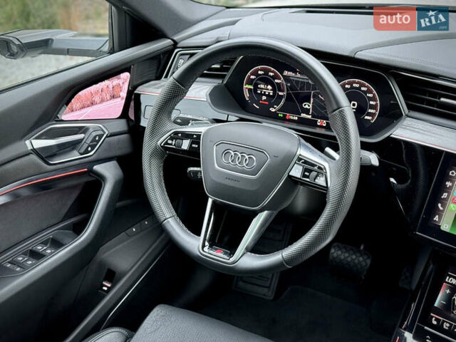 Серый Ауди E-Tron, объемом двигателя 0 л и пробегом 36 тыс. км за 45445 $, фото 66 на Automoto.ua