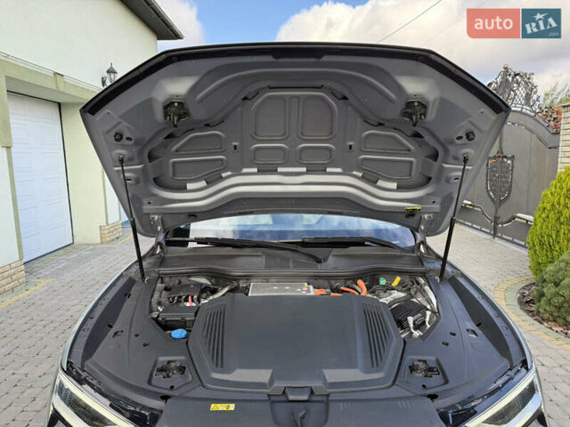 Серый Ауди E-Tron, объемом двигателя 0 л и пробегом 130 тыс. км за 37000 $, фото 124 на Automoto.ua