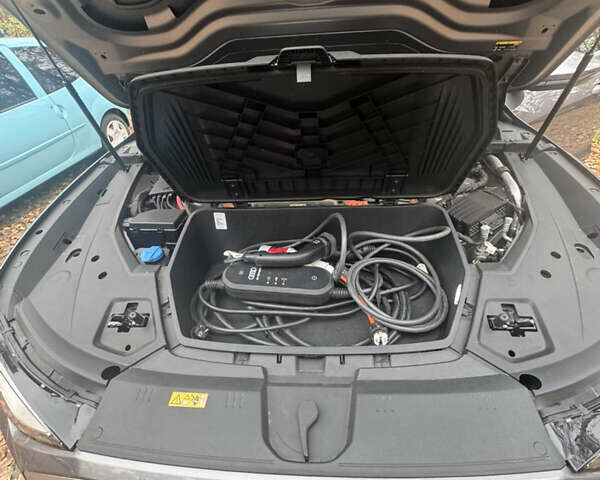 Сірий Ауді E-Tron, об'ємом двигуна 0 л та пробігом 47 тис. км за 28300 $, фото 9 на Automoto.ua