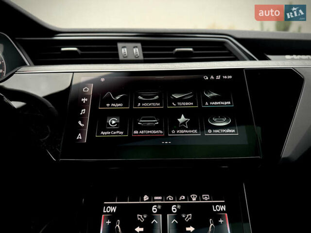 Серый Ауди E-Tron, объемом двигателя 0 л и пробегом 36 тыс. км за 45445 $, фото 117 на Automoto.ua