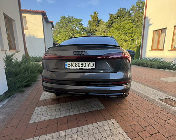 Серый Ауди E-Tron, объемом двигателя 0 л и пробегом 29 тыс. км за 45500 $, фото 13 на Automoto.ua