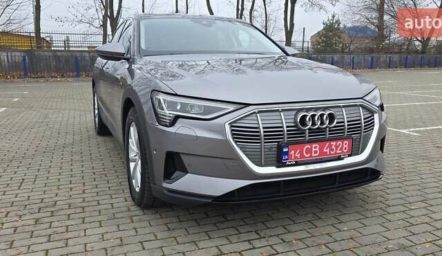 Сірий Ауді E-Tron, об'ємом двигуна 0 л та пробігом 140 тис. км за 28800 $, фото 2 на Automoto.ua