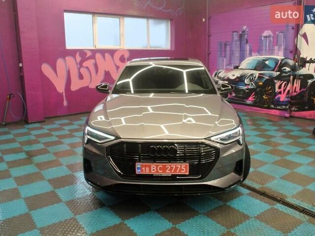 Серый Ауди E-Tron, объемом двигателя 0 л и пробегом 60 тыс. км за 29990 $, фото 6 на Automoto.ua