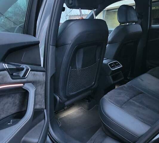 Сірий Ауді E-Tron, об'ємом двигуна 0 л та пробігом 117 тис. км за 27200 $, фото 19 на Automoto.ua