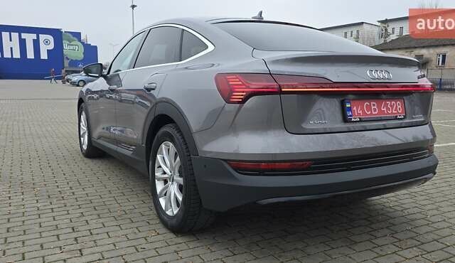 Сірий Ауді E-Tron, об'ємом двигуна 0 л та пробігом 140 тис. км за 28800 $, фото 17 на Automoto.ua