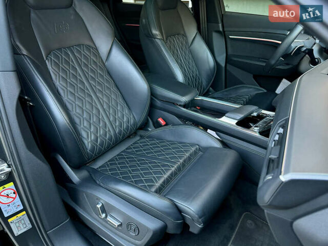 Сірий Ауді E-Tron, об'ємом двигуна 0 л та пробігом 47 тис. км за 45000 $, фото 43 на Automoto.ua