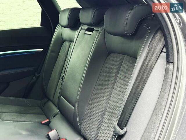 Сірий Ауді E-Tron, об'ємом двигуна 0 л та пробігом 86 тис. км за 37423 $, фото 46 на Automoto.ua