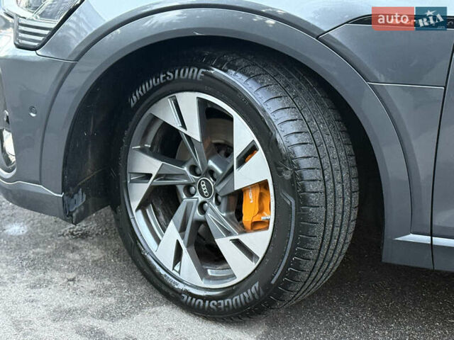 Серый Ауди E-Tron, объемом двигателя 0 л и пробегом 28 тыс. км за 34900 $, фото 10 на Automoto.ua