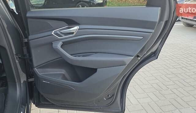Сірий Ауді E-Tron, об'ємом двигуна 0 л та пробігом 110 тис. км за 29999 $, фото 59 на Automoto.ua