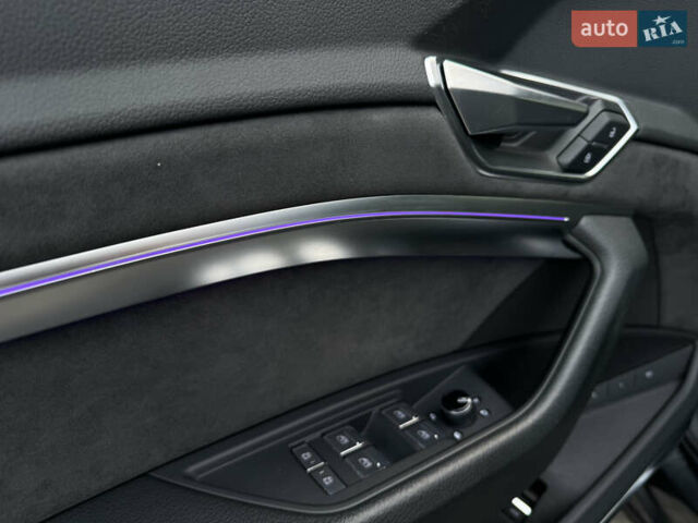 Серый Ауди E-Tron, объемом двигателя 0 л и пробегом 119 тыс. км за 41500 $, фото 66 на Automoto.ua