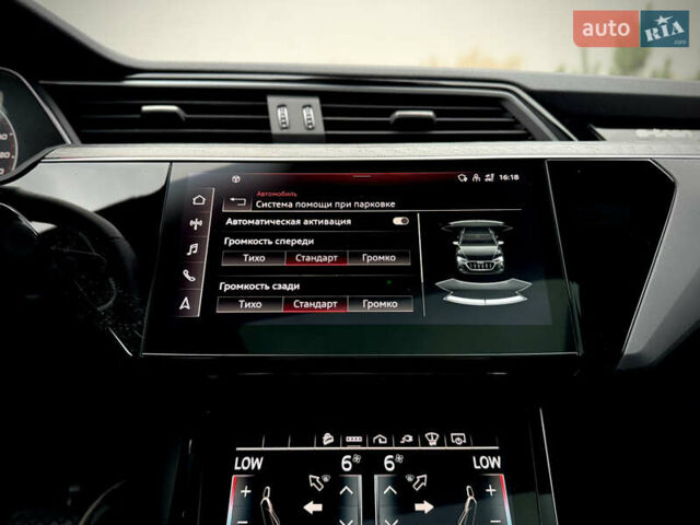 Серый Ауди E-Tron, объемом двигателя 0 л и пробегом 36 тыс. км за 45445 $, фото 111 на Automoto.ua