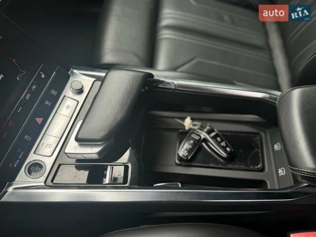 Сірий Ауді E-Tron, об'ємом двигуна 0 л та пробігом 148 тис. км за 27500 $, фото 122 на Automoto.ua