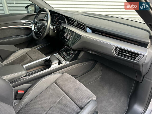 Сірий Ауді E-Tron, об'ємом двигуна 0 л та пробігом 45 тис. км за 33999 $, фото 25 на Automoto.ua