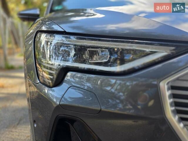 Серый Ауди E-Tron, объемом двигателя 0 л и пробегом 43 тыс. км за 29999 $, фото 15 на Automoto.ua